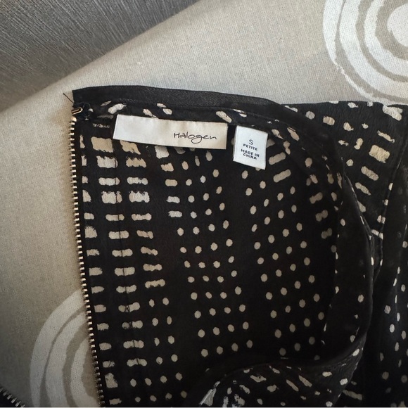 Halogen Black and White Sleeveless Top - Picture 9 of 12